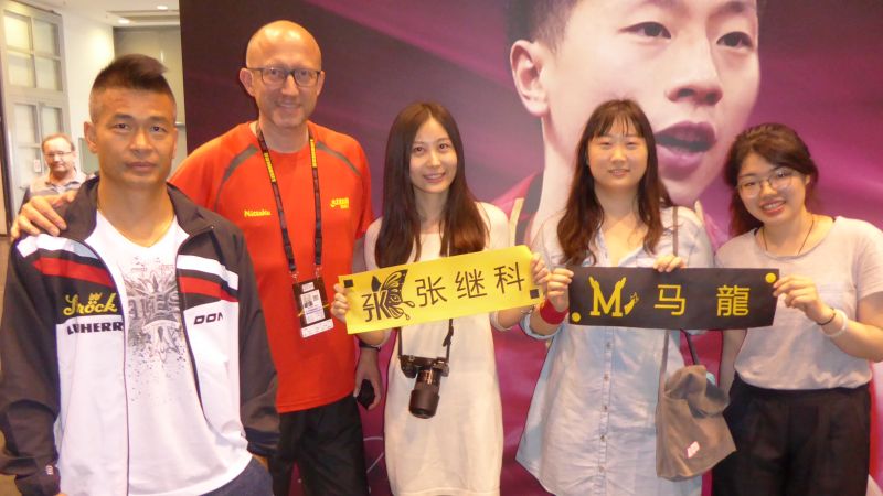 Chinesische Spieler, Fans und Volunteers